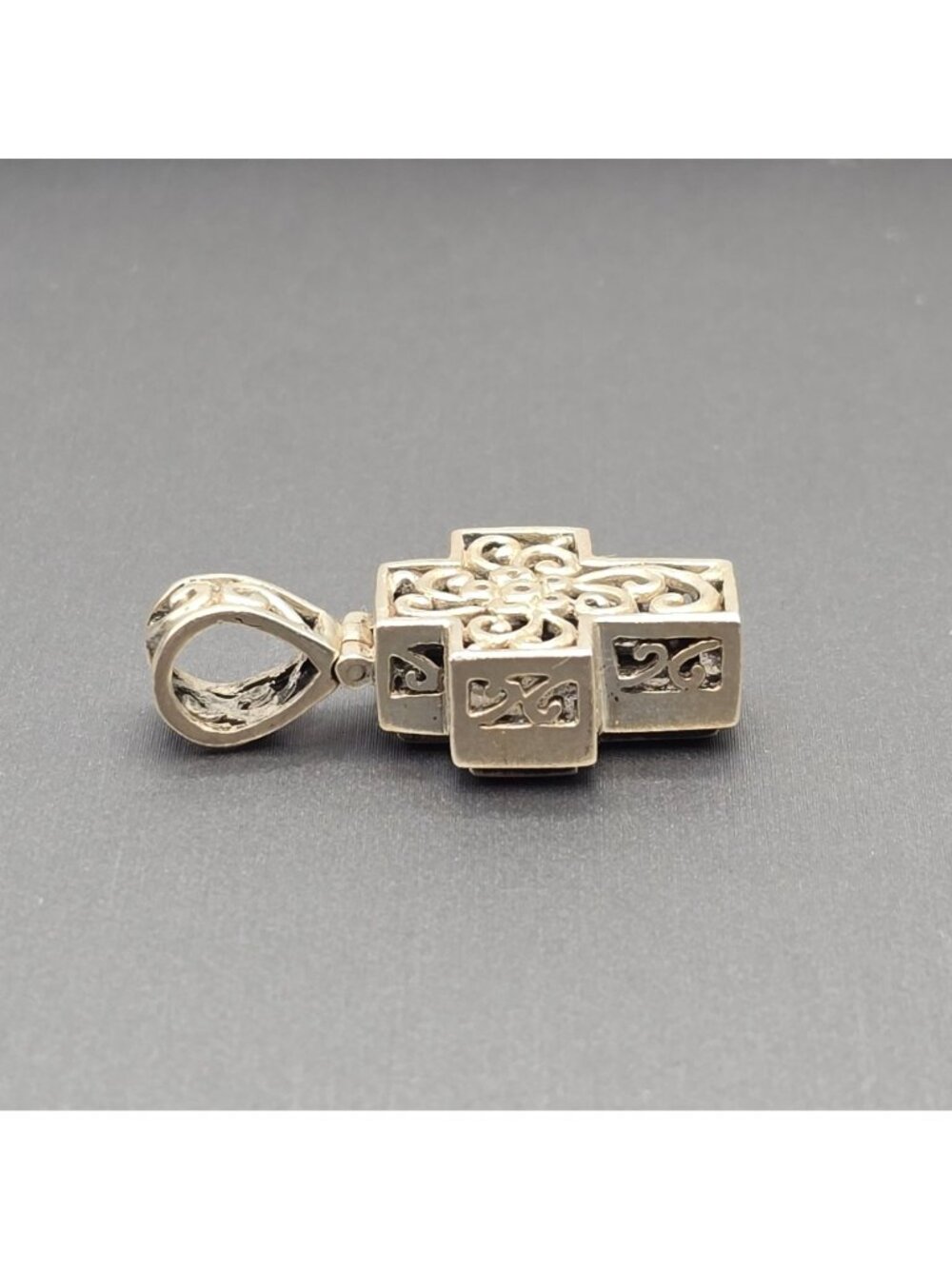 VTG Sterling 925 Filigree Cross Pendant Reversible Floral Scrollwork Signed SE - Picture 2 of 10